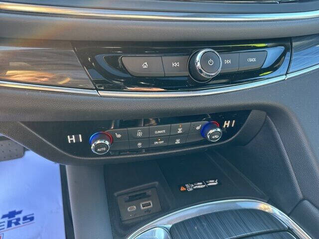 2023 Buick Enclave Essence