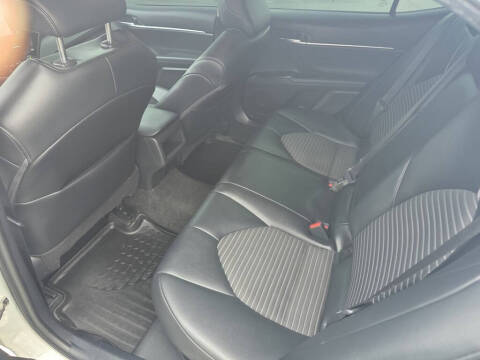 2022 Toyota Camry Hybrid SE