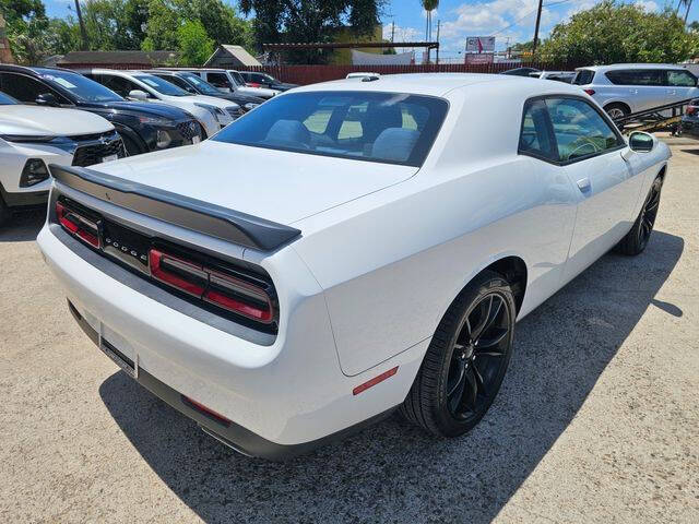 2018 Dodge Challenger SXT