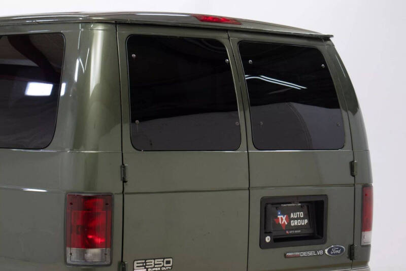 2002 Ford E-Series E-350 SD XLT