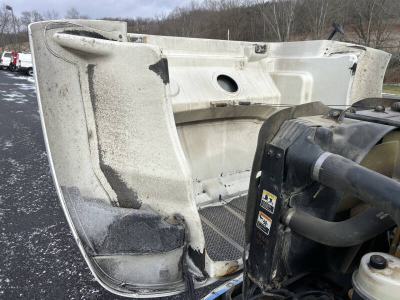 2006 Peterbilt 335 Mechanic's Truck