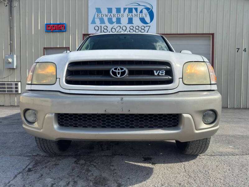 2004 Toyota Sequoia SR5