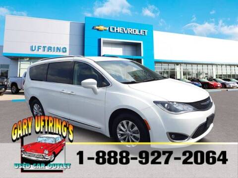 2019 Chrysler Pacifica for sale at Gary Uftring's Used Car Outlet in Washington IL