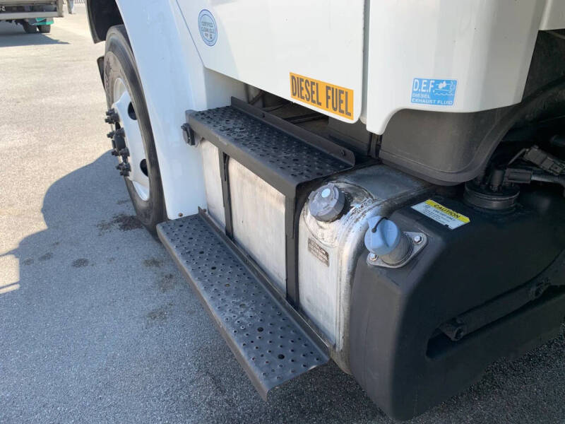 2016 Freightliner M2 106