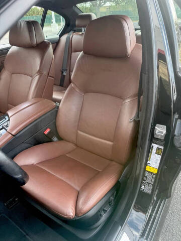 2012 BMW 5 Series 550i xDrive