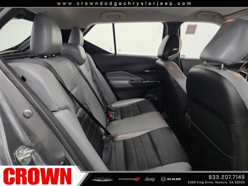 2021 Nissan Kicks SR