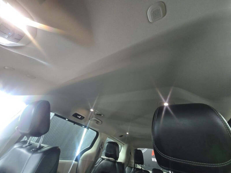2020 Chrysler Voyager LXi