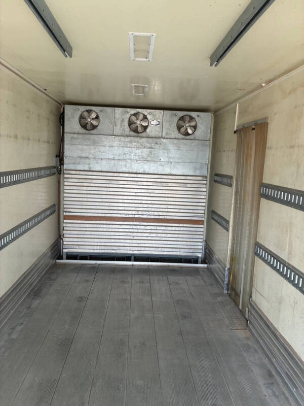 2007 Freightliner M2 106