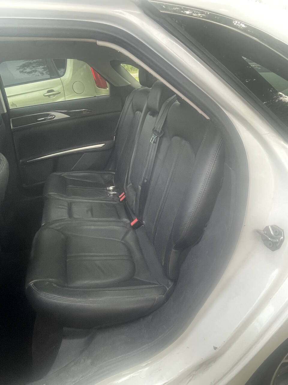 White 2015 Lincoln MKZ Base 4dr Sedan 5