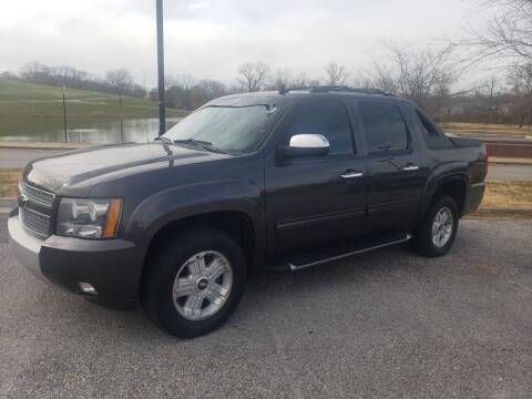 2011 Chevrolet Avalanche for sale at MMC Auto Sales in Saint Louis MO