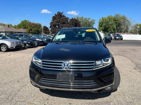 2016 Volkswagen Touareg for sale at River Motors in Portage WI