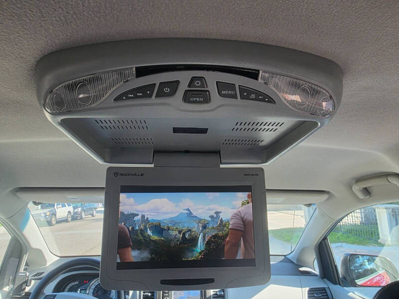 2013 Toyota Sienna SE 8-Passenger