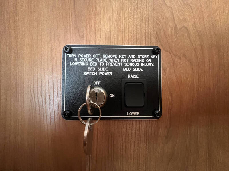 2016 Thor Motor Coach Palazzo 33.2 1 Owner!