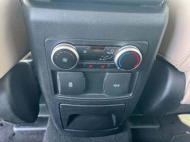 2023 Ford Explorer 36