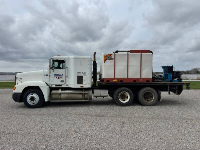 1995 Freightliner FLD120