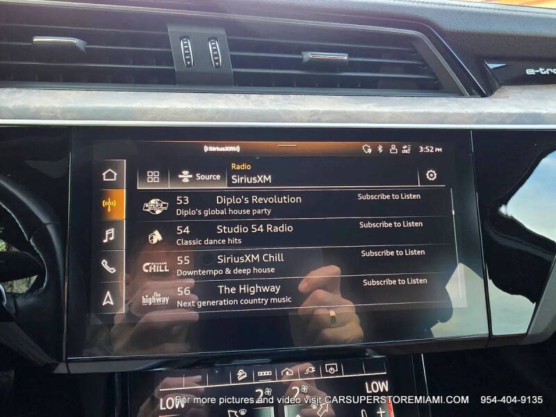 2021 Audi e-tron quattro Premium