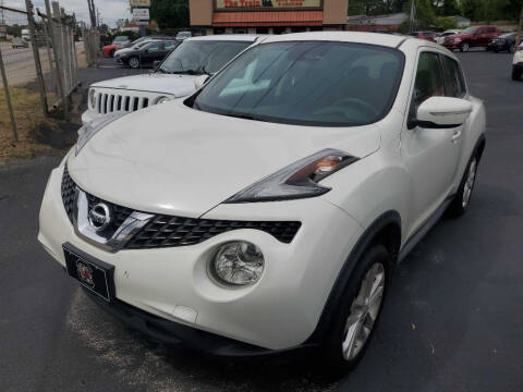 2016 Nissan JUKE for sale at TRAIN AUTO SALES & RENTALS in Taylors SC
