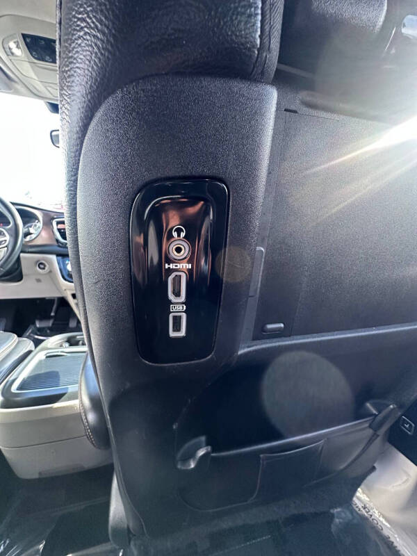 2017 Chrysler Pacifica Touring-L Plus