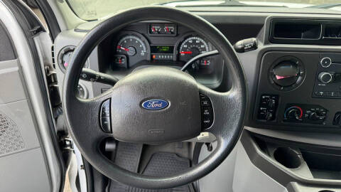 2013 Ford E-Series E-350 SD XLT