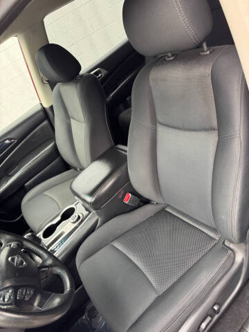 2018 Nissan Pathfinder SV