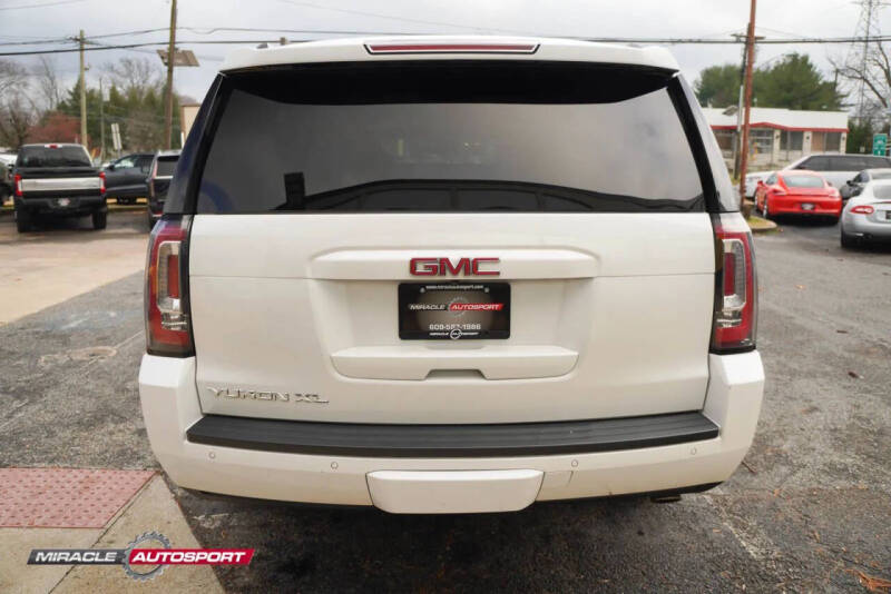 2017 GMC Yukon XL SLT