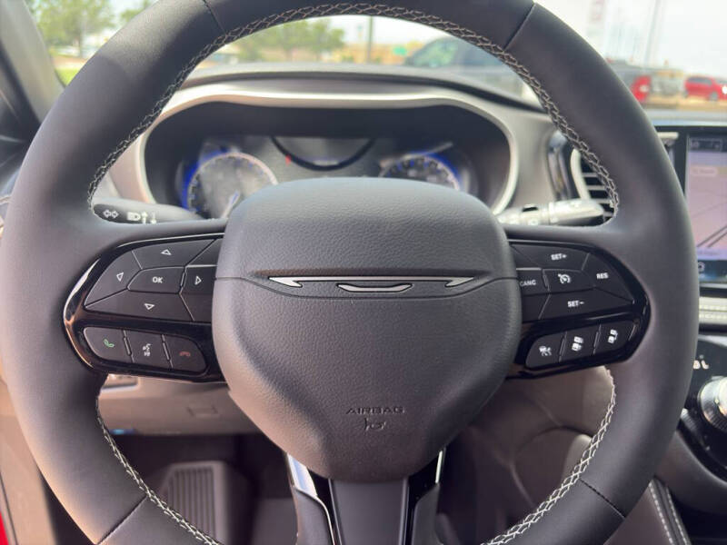 2027 Chrysler Pacifica Limited