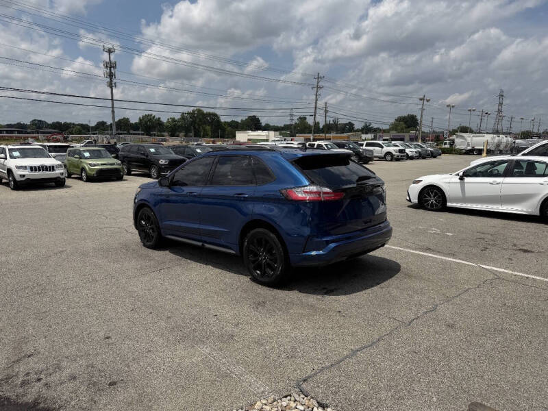 2022 Ford Edge SE