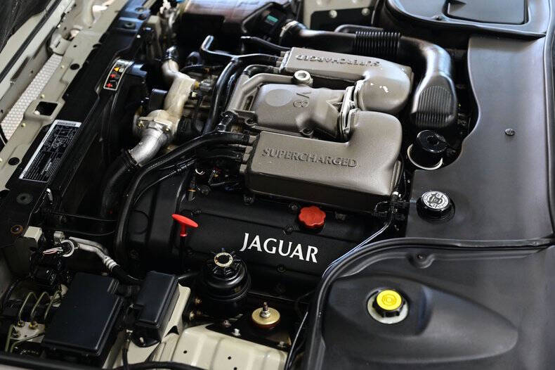 1999 Jaguar XJR