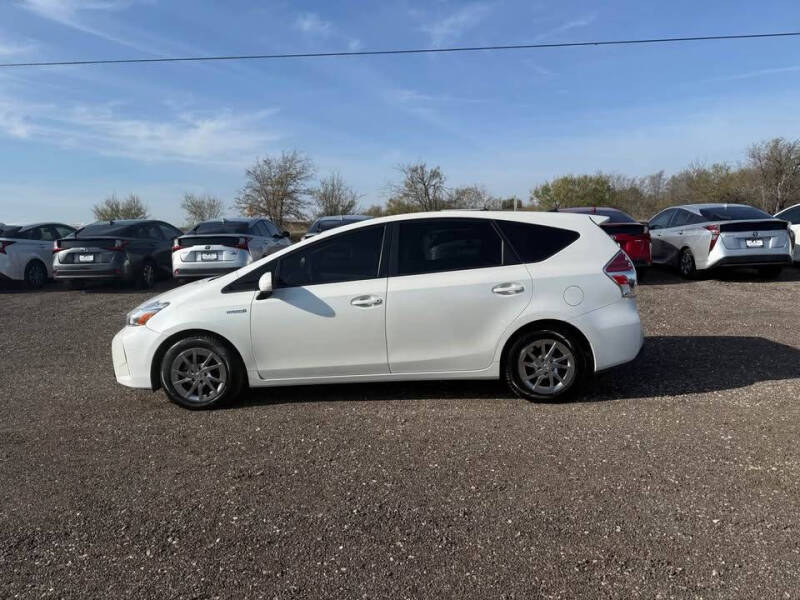 2017 Toyota Prius v Three