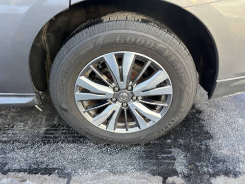 2019 Nissan Pathfinder SV