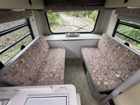 2002 Winnebago Rialta 22QD