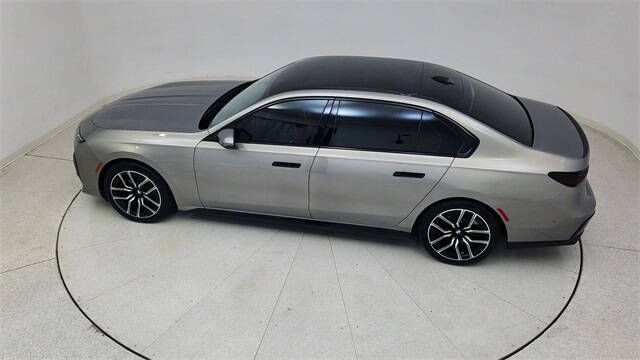 2023 BMW 7 Series 740i