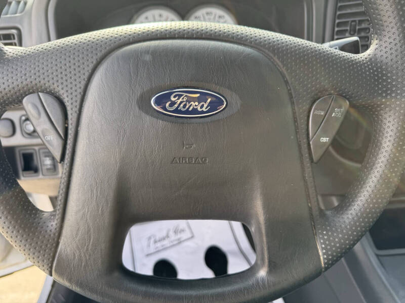 2005 Ford Escape XLS