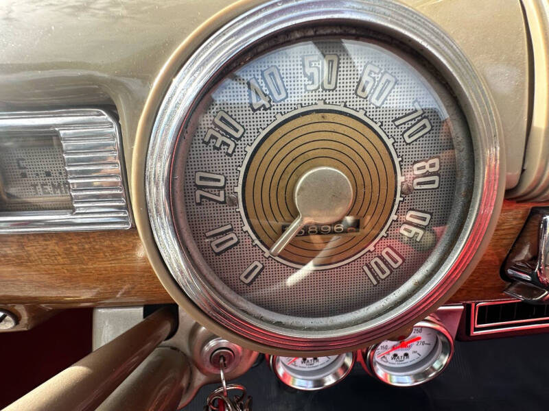 1948 Ford Super Deluxe