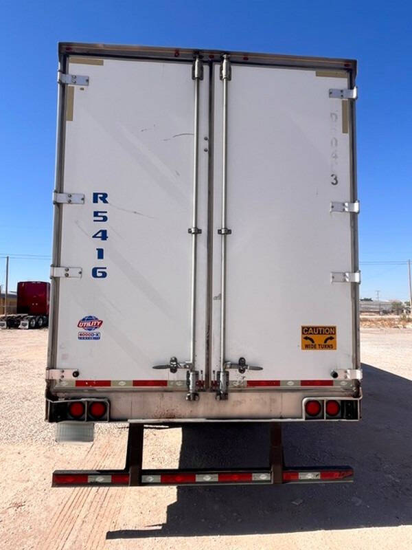 2016 Utility 4000D-X