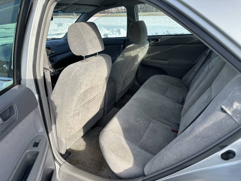 2004 Toyota Camry LE