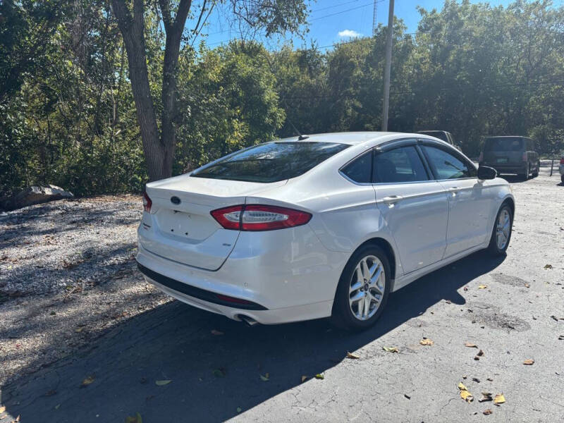 2016 Ford Fusion SE