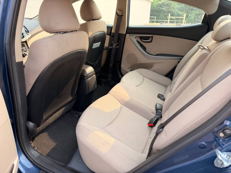 2015 Hyundai Elantra SE