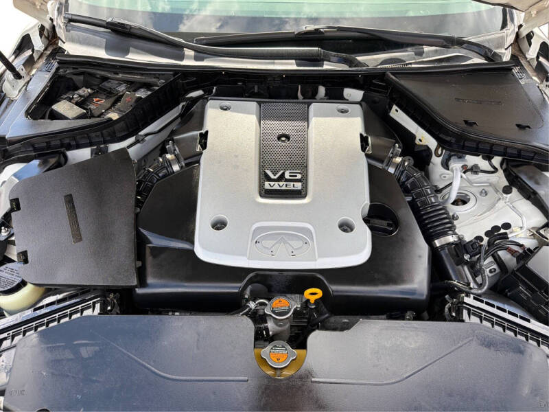 2015 Infiniti Q50