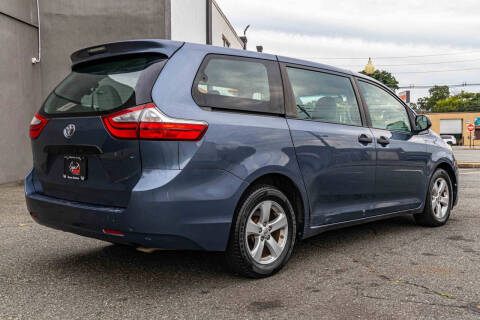 2017 Toyota Sienna L 7-Passenger
