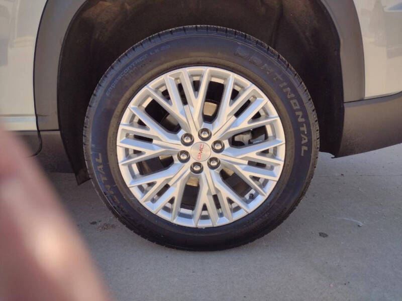 2024 GMC Acadia Elevation