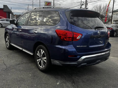 2017 Nissan Pathfinder SL