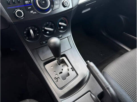 2013 Mazda MAZDA3 i SV