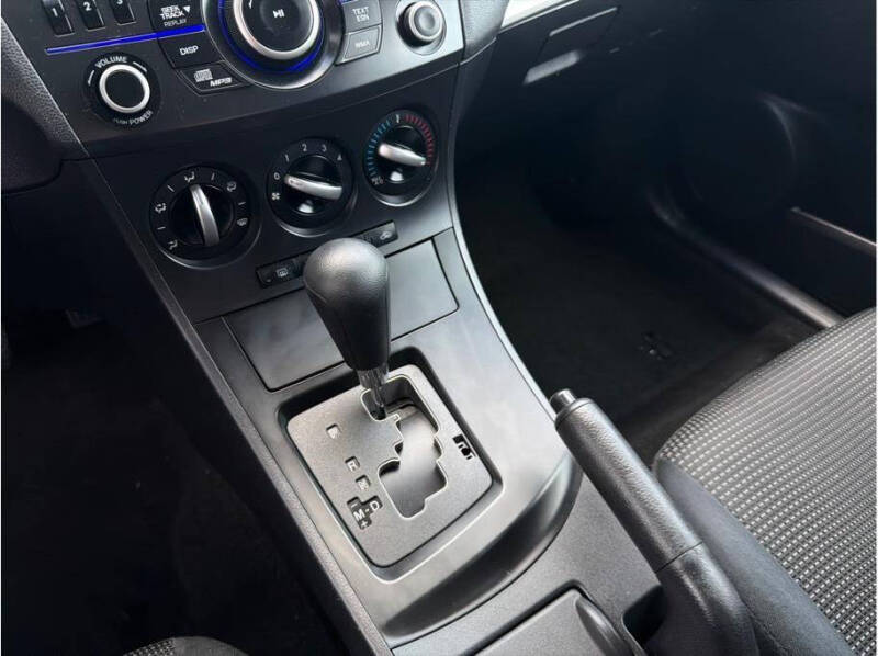 2013 Mazda MAZDA3 i SV