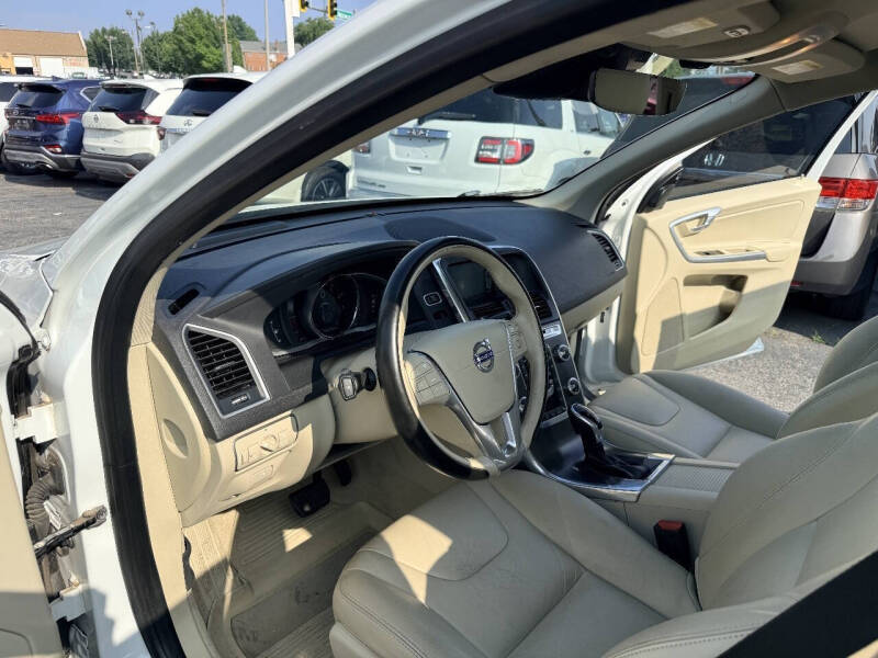 2016 Volvo XC60 T5 Drive-E Platinum