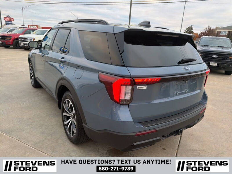 2025 Ford Explorer ST-Line
