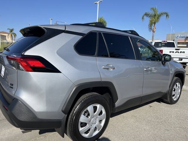 2021 Toyota RAV4 LE