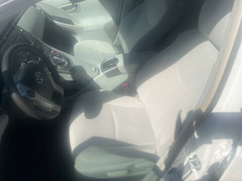 2012 Toyota Prius Two