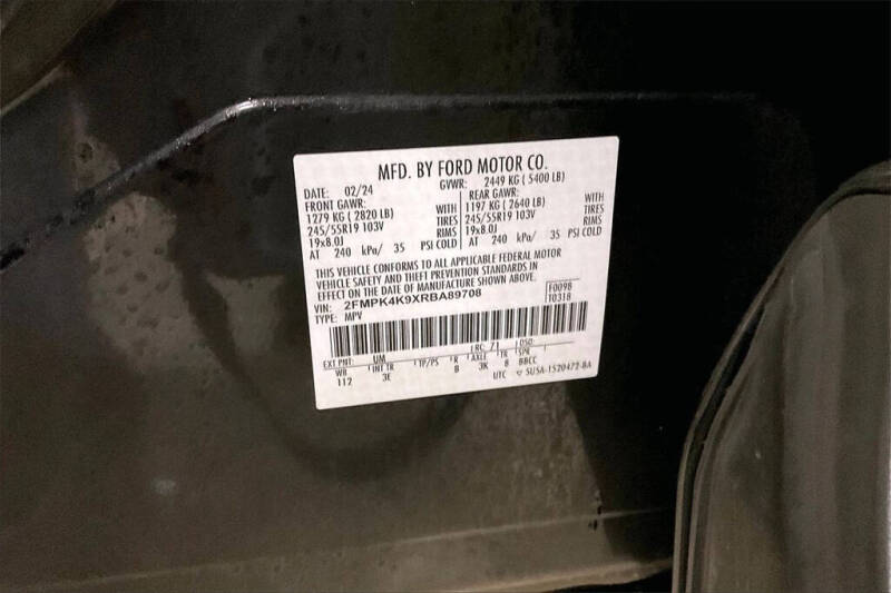 2024 Ford Edge Titanium