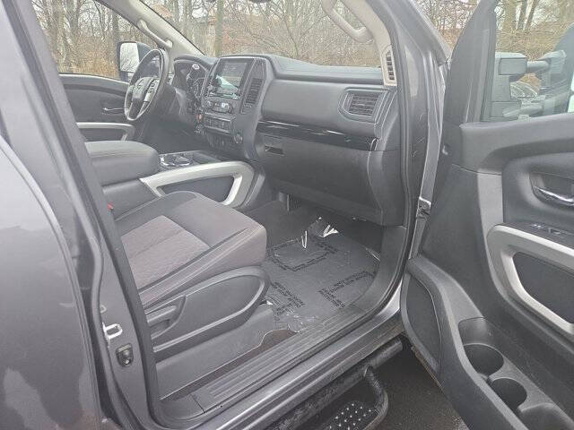 2024 Nissan Titan XD SV